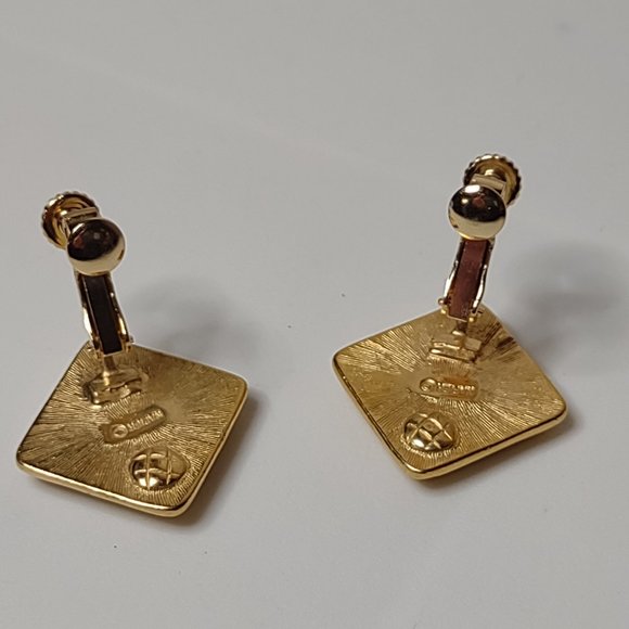 Square Gold Tone Napier Clip On Earrings - Picture 8 of 9